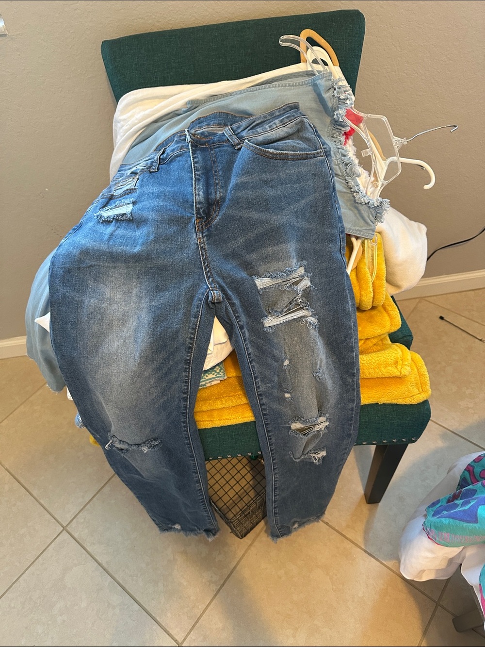 Relaxed Distressed Boyfriend Jeans in Medium Blue